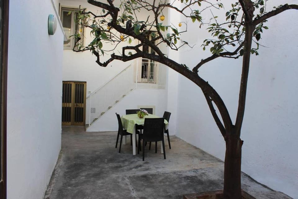 Inner courtyard view