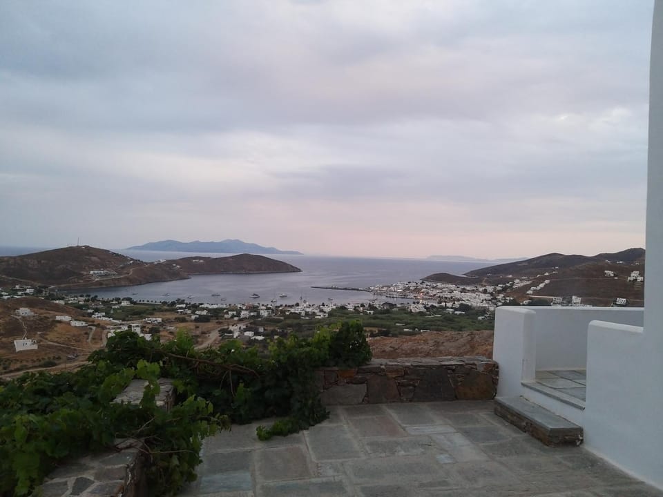 Tirquaz View Bed and Breakfast in Milos