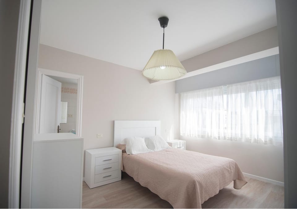 Bedroom, wardrobe