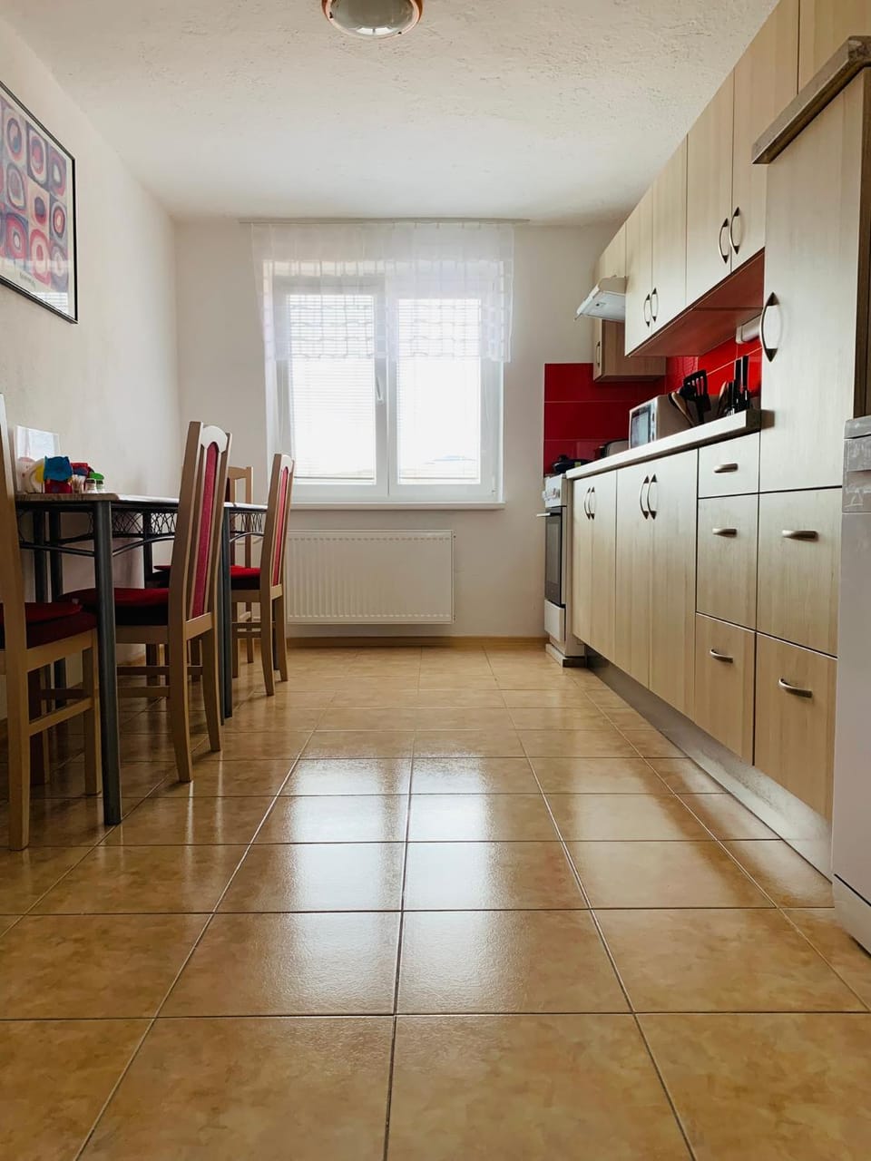Coffee/tea facilities, Kitchen or kitchenette, Dining area, Communal kitchen