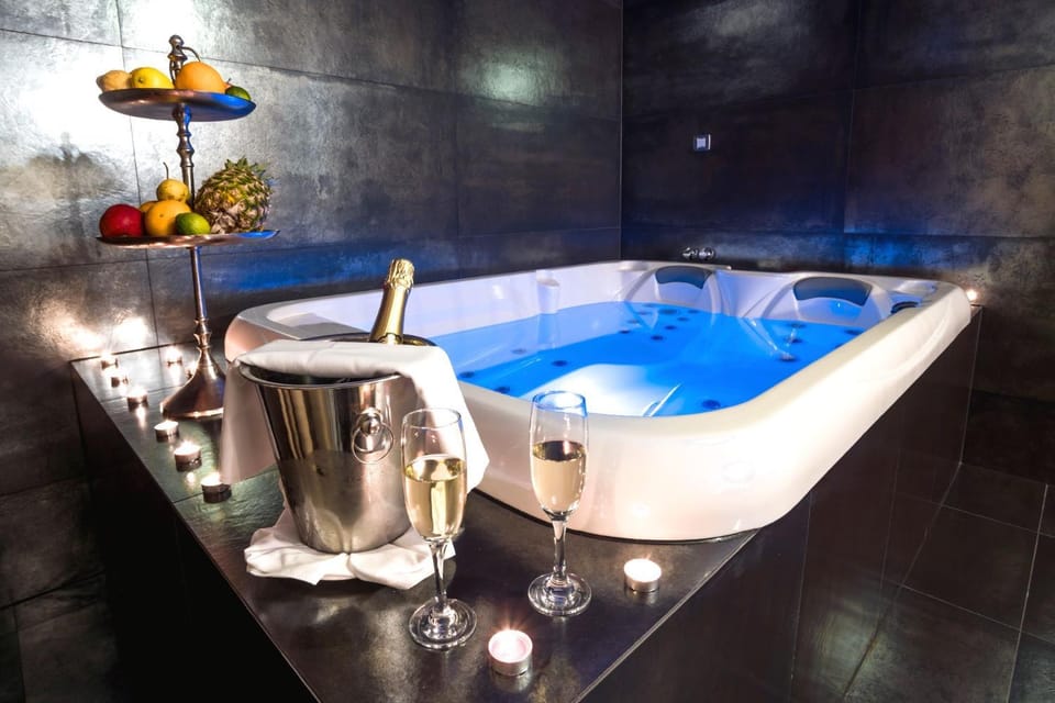 Hot Tub, Spa and wellness centre/facilities, Alcoholic drinks