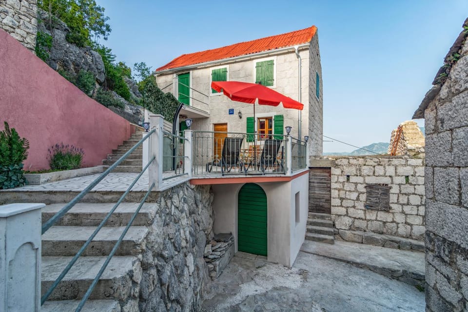 Small house Apartment in Split-Dalmatia County