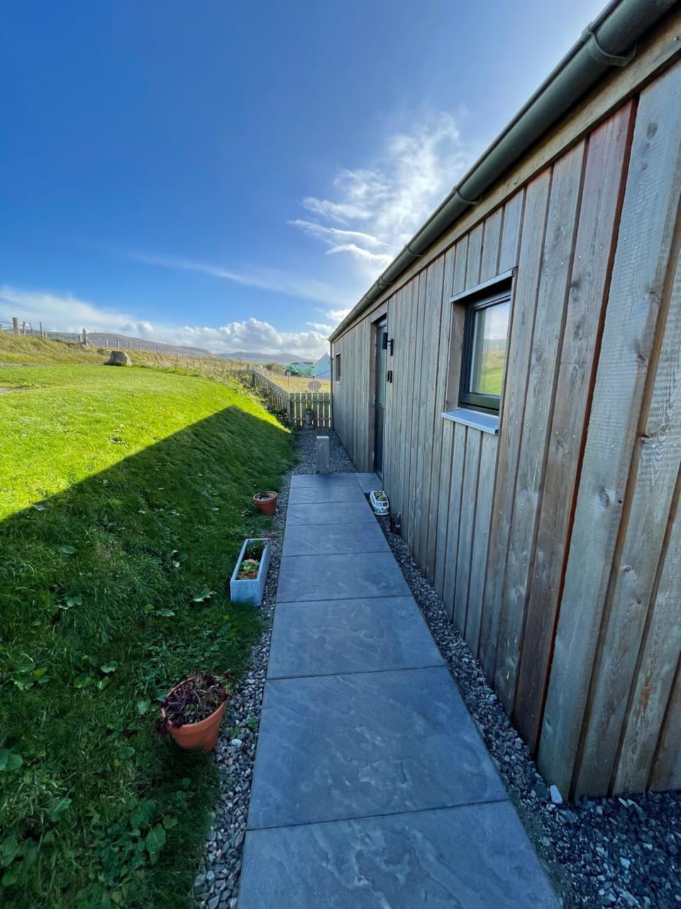 Flora's Cliff View Chalet in Scotland