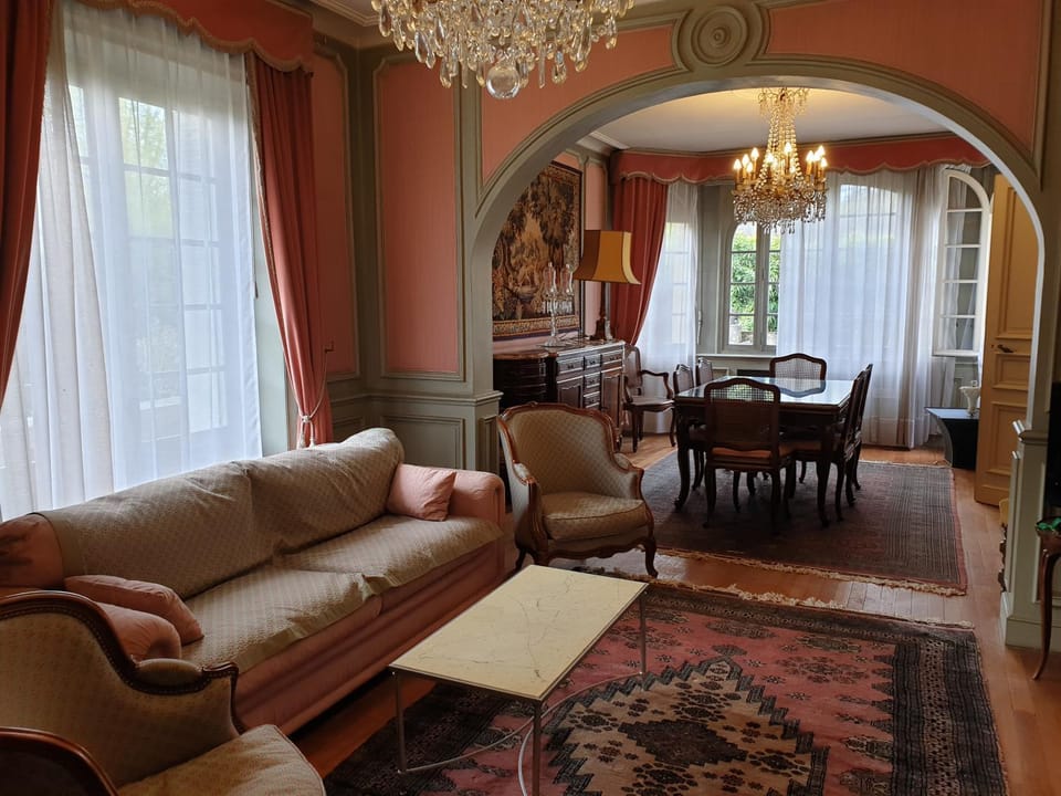 Living room, Seating area, Dining area