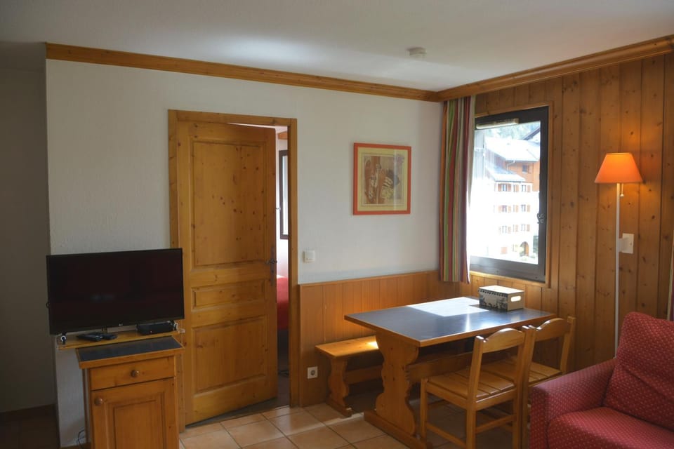 TV and multimedia, Dining area