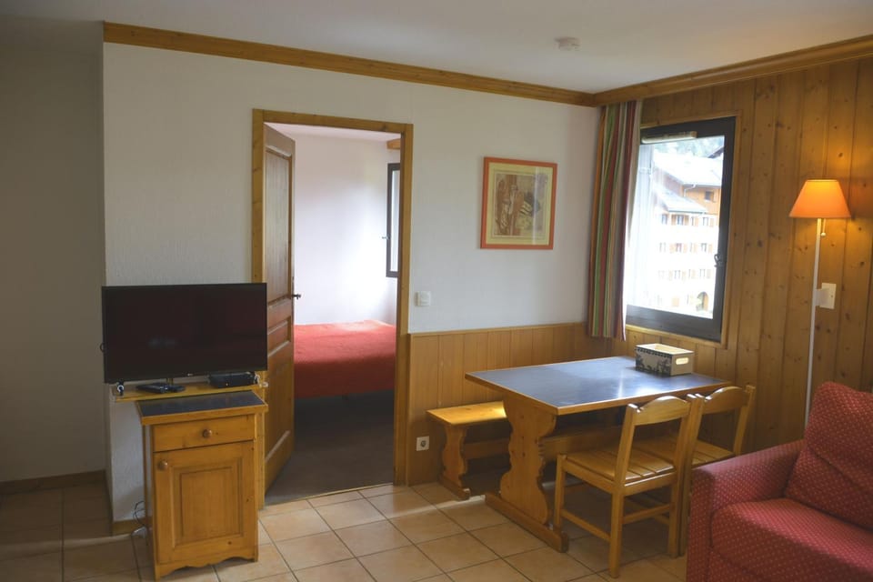 TV and multimedia, Dining area