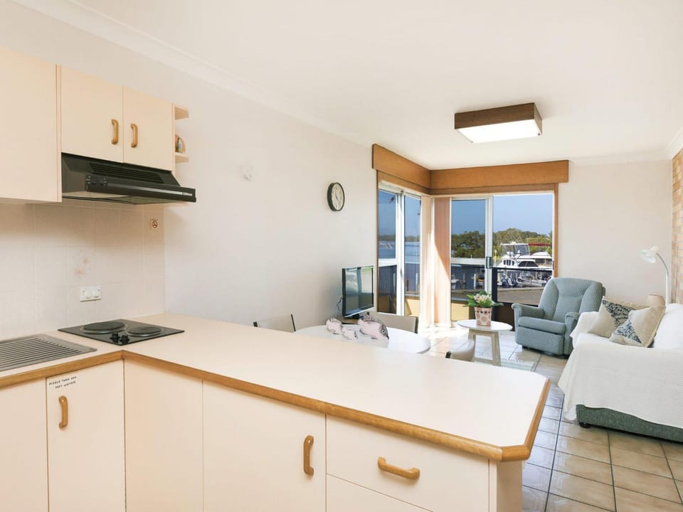 Kitchen or kitchenette, Living room, Dining area, stove