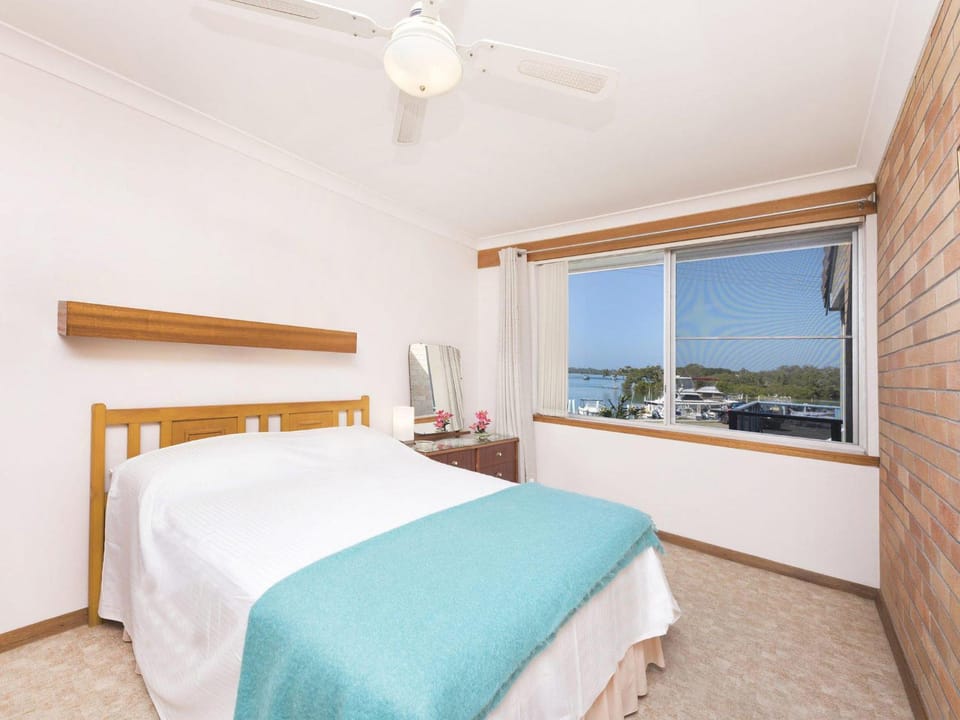 Bed, View (from property/room), Bedroom, Lake view
