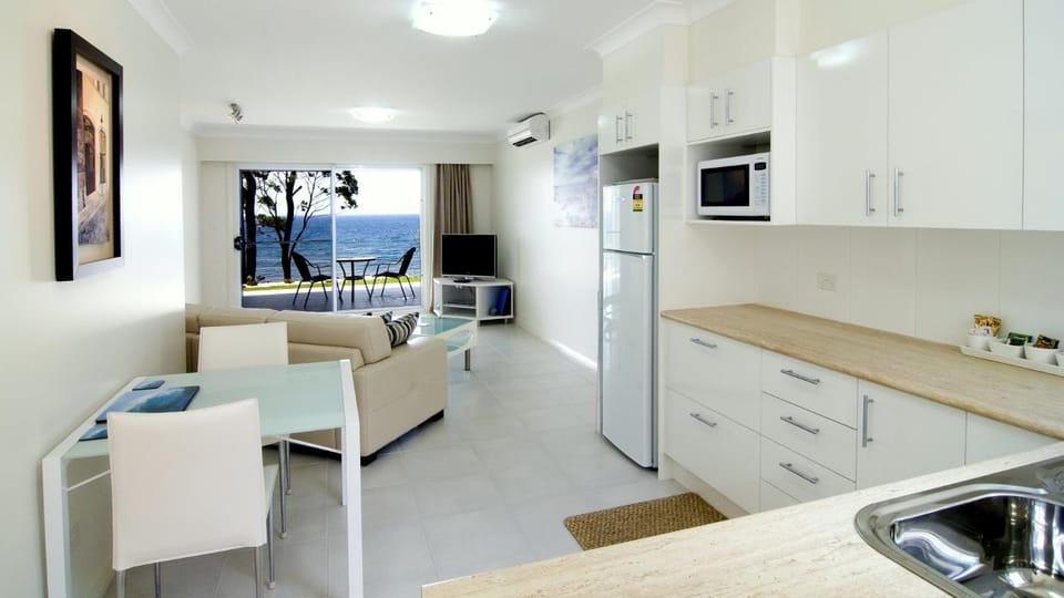 Kitchen or kitchenette, Living room, Dining area