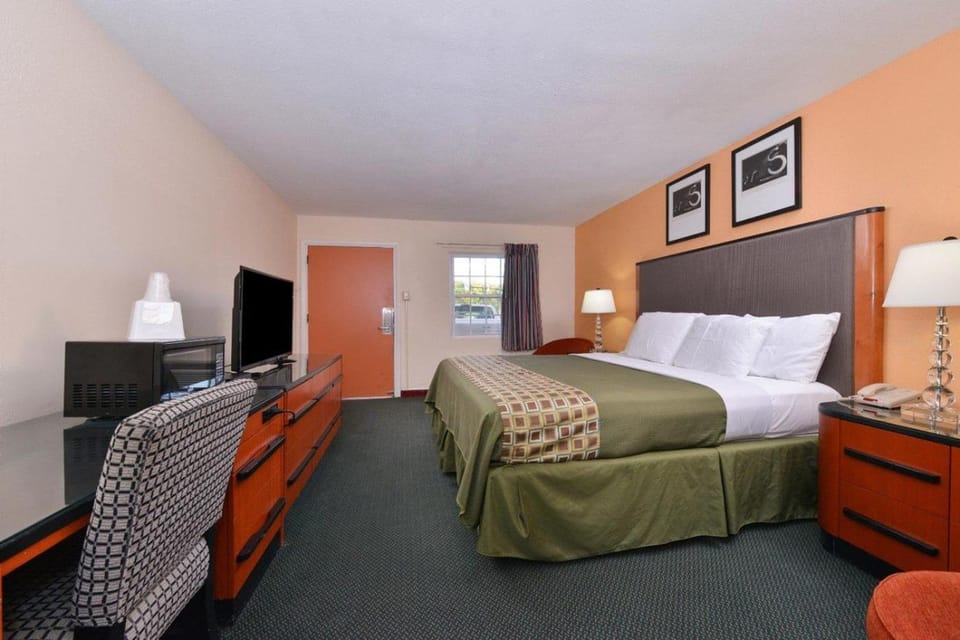 Bed, Photo of the whole room