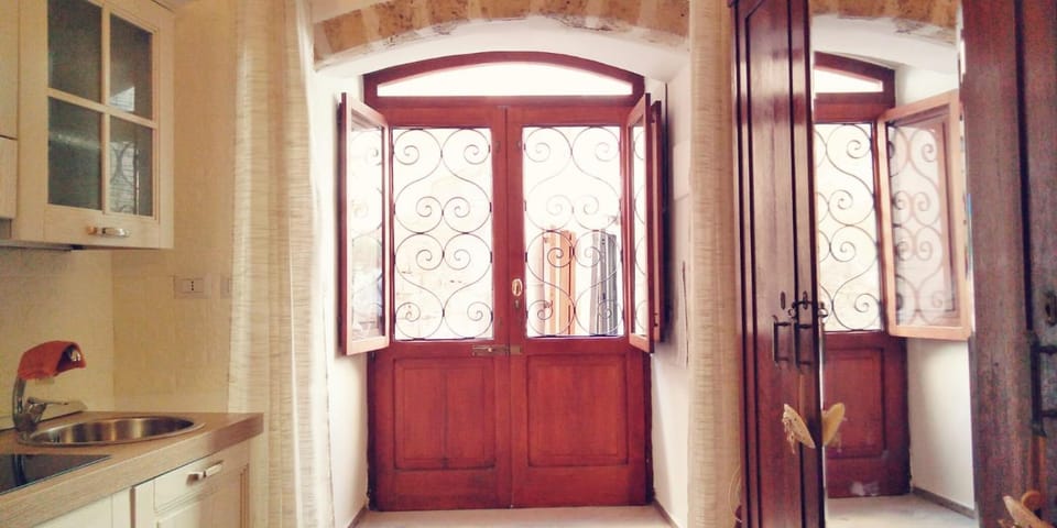 Joy's Home House in Bari