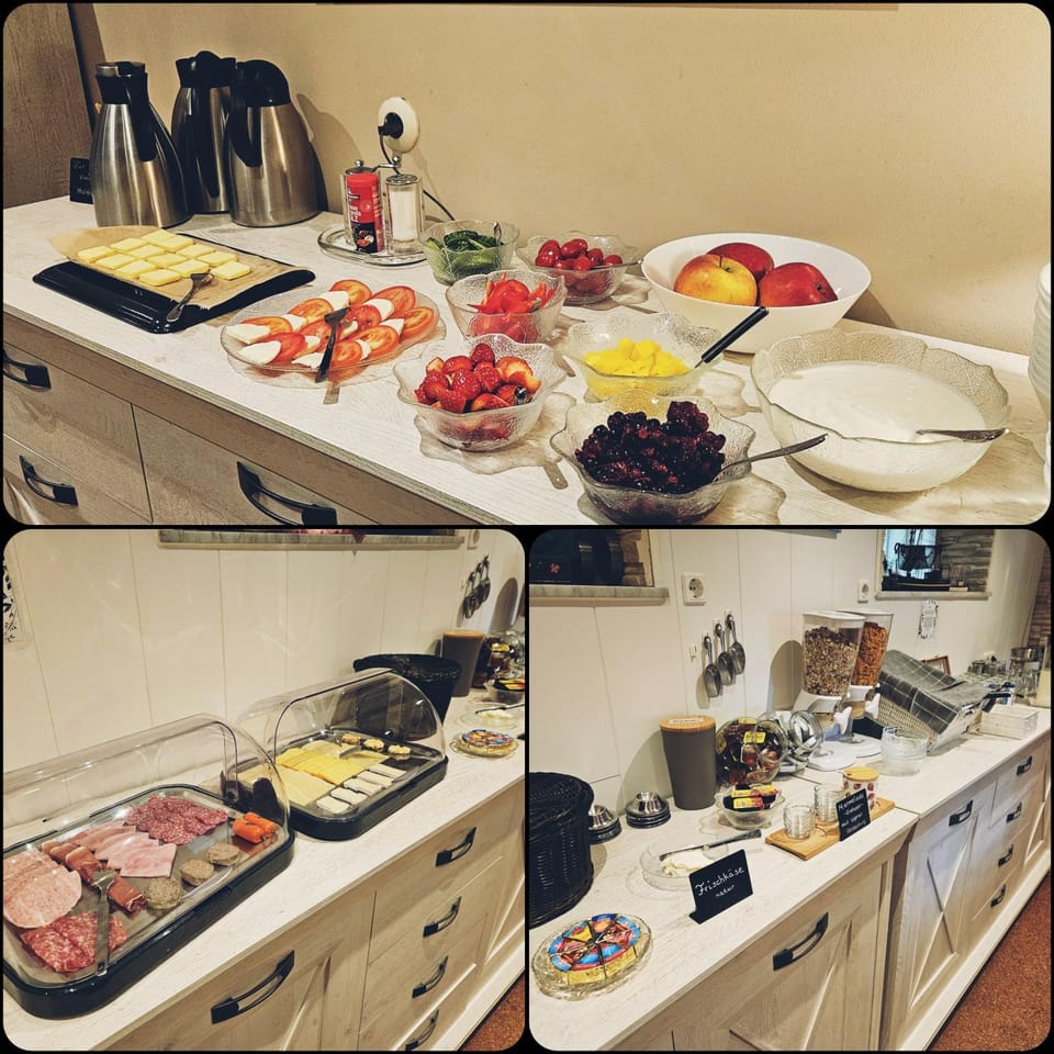 Food and drinks, Food, Buffet breakfast