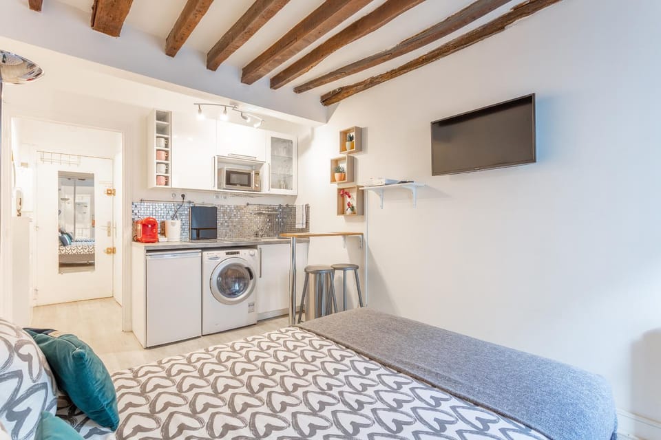 Ternes Cozy Studio Apartment in Paris
