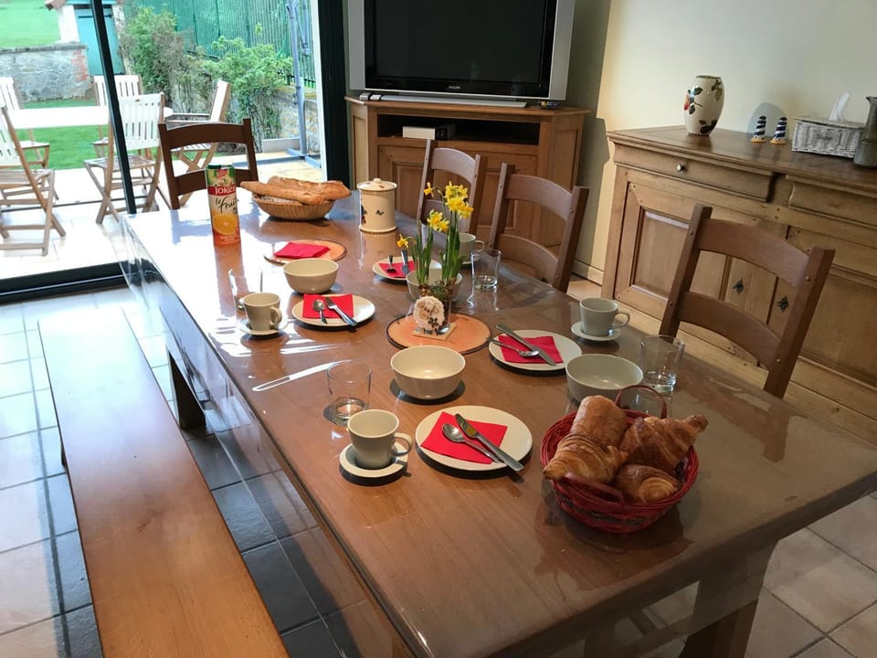Dining area, Breakfast