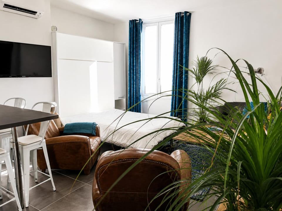 Bed, cot, air conditioner