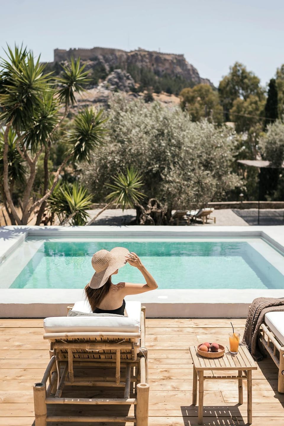 People, Swimming pool, Swimming pool, Drinks, Alcoholic drinks