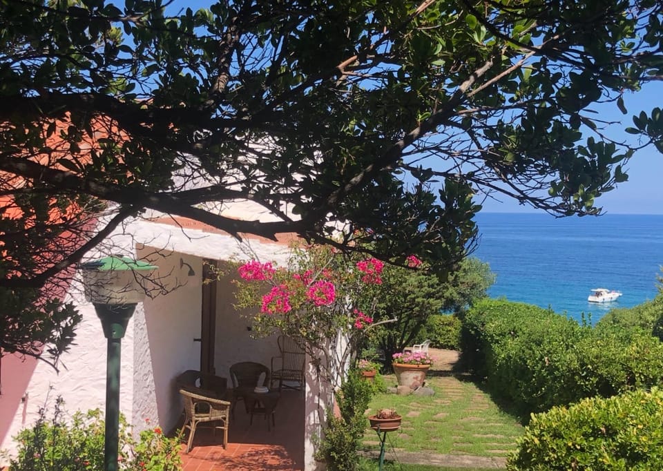 Villetta sul mare a Punta Tramontana House in Sardinia
