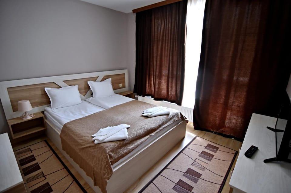 Seating area, Bedroom