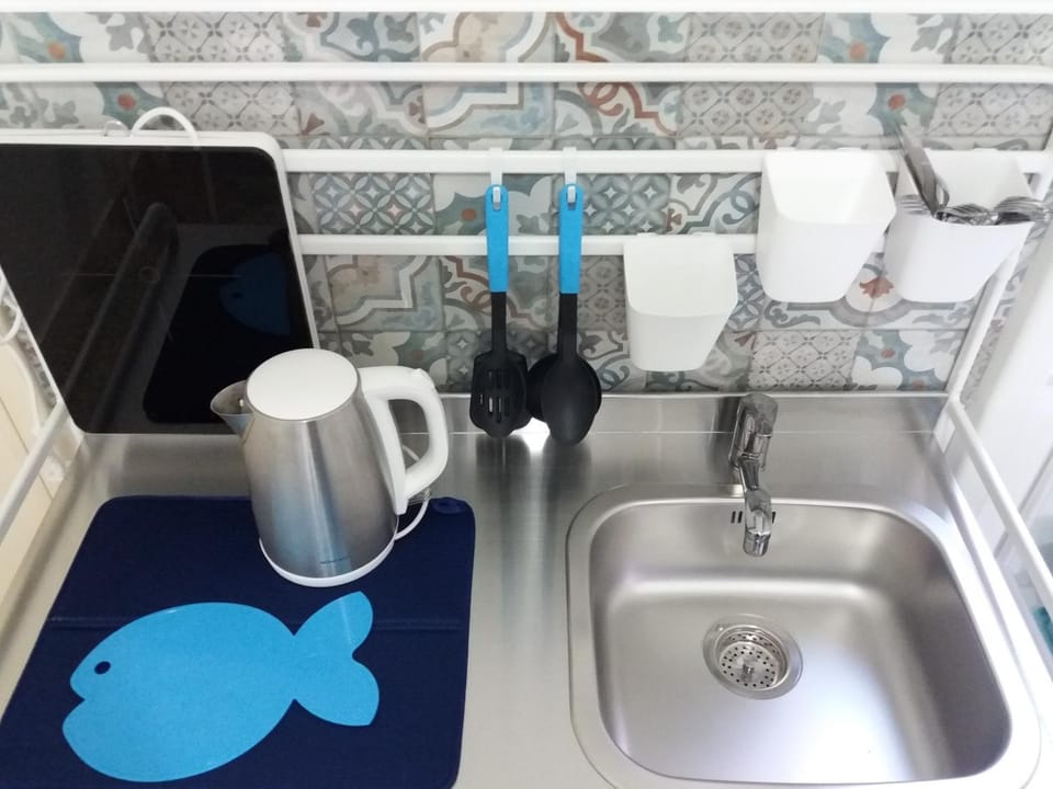 Coffee/tea facilities, Kitchen or kitchenette
