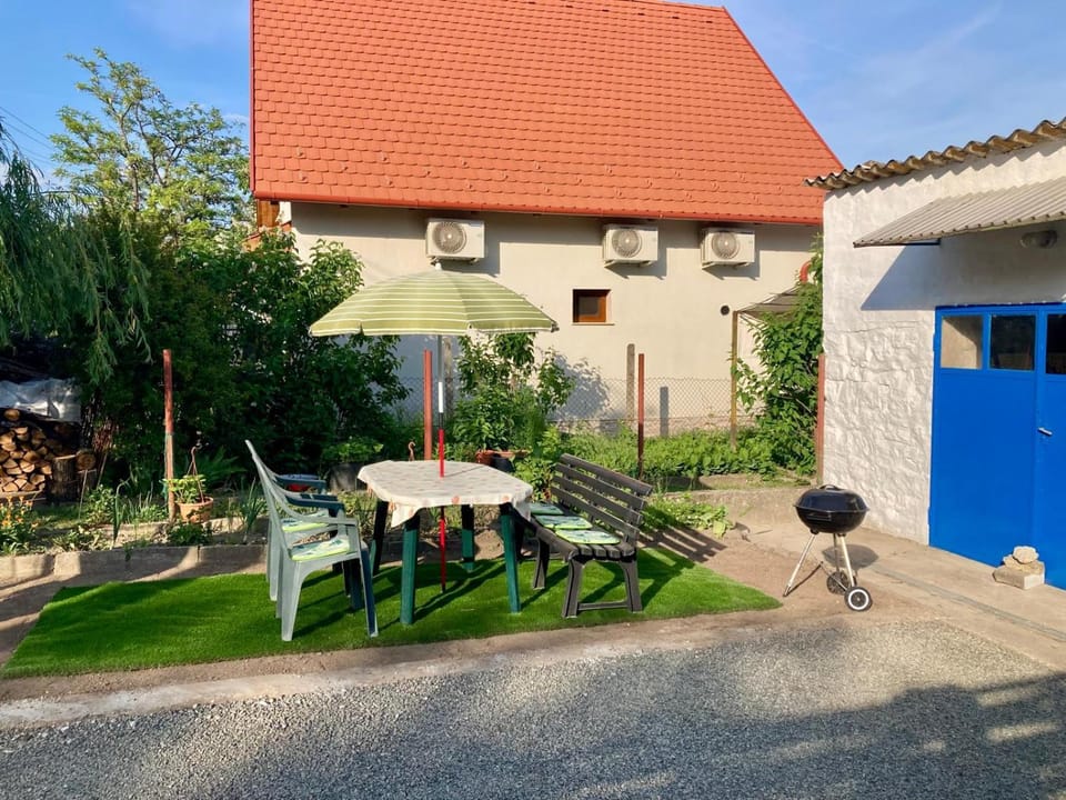 Little Greece Apartment in Hungary