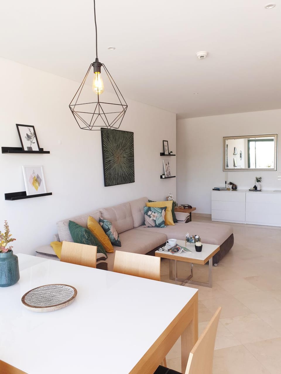 Living room, Dining area