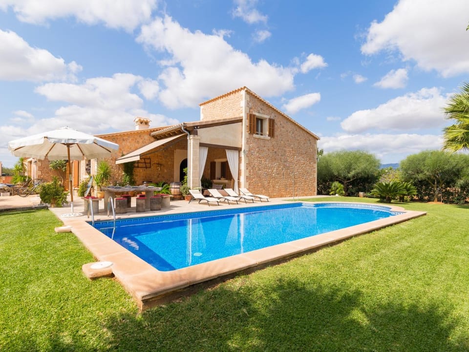 Property building, Swimming pool, Swimming pool