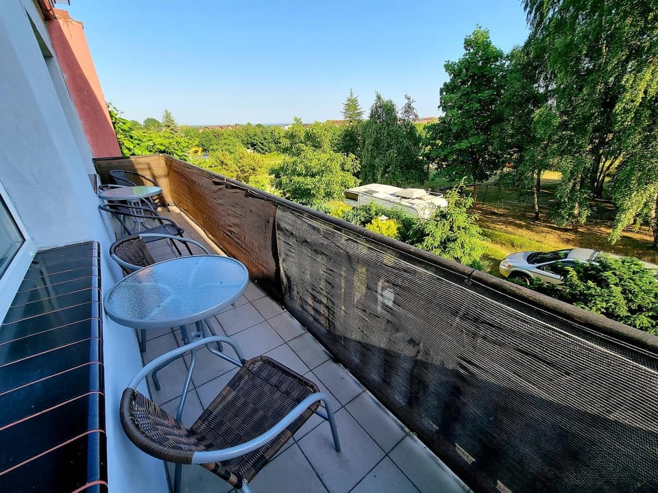 View (from property/room), Balcony/Terrace, Garden view
