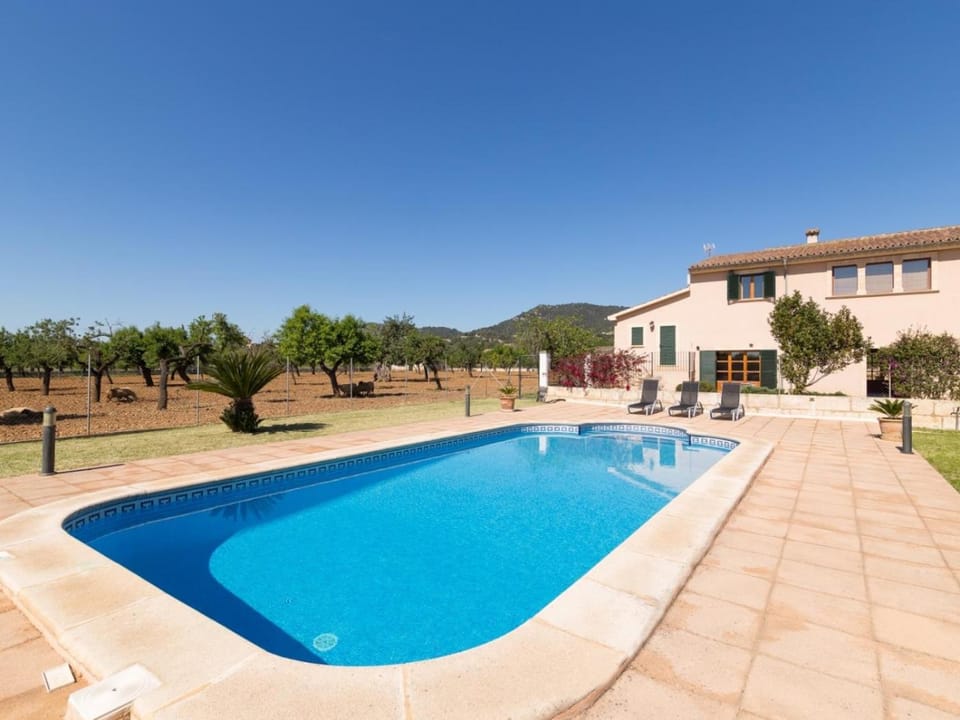 Property building, Swimming pool, Swimming pool