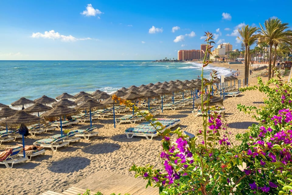 Nearby landmark, Neighbourhood, Natural landscape, Activities, Beach, Open Air Bath