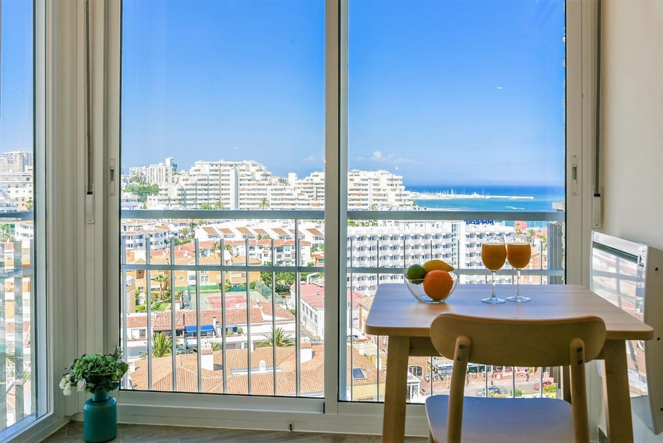 City view, Sea view