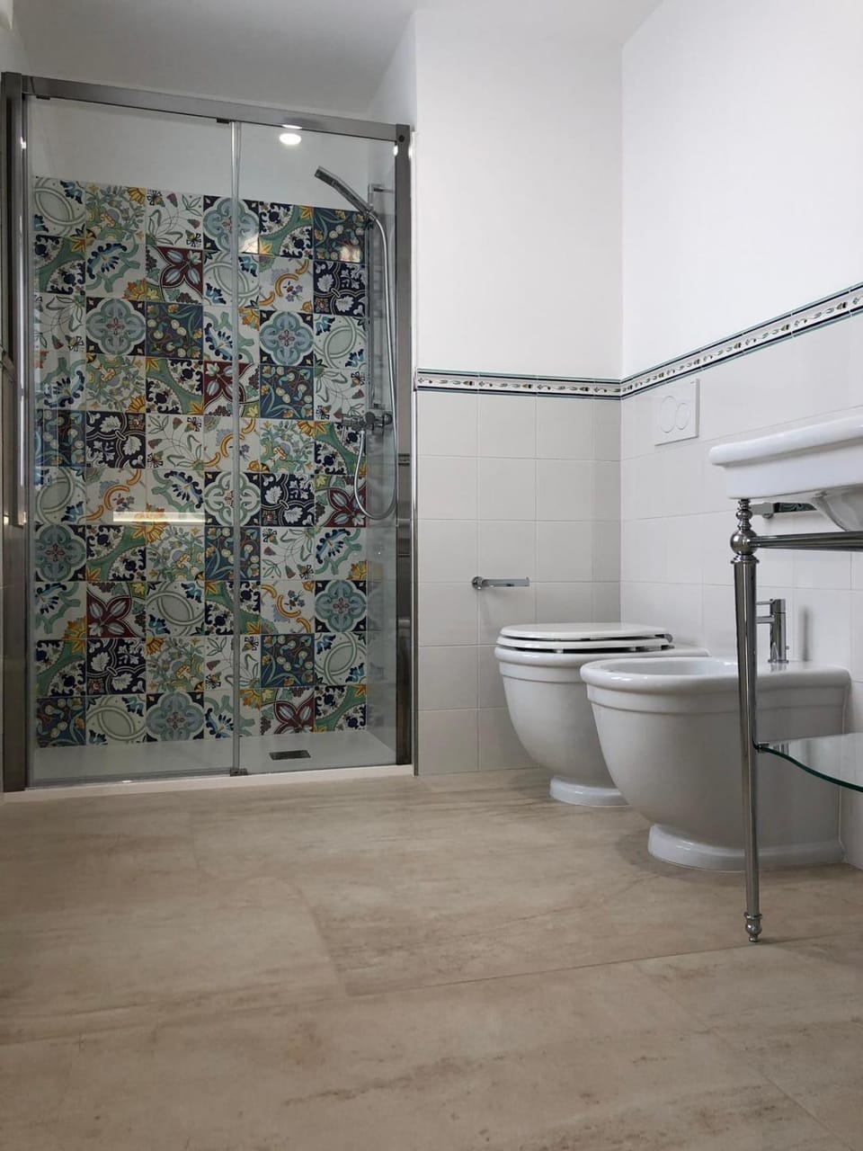 Shower, Toilet, Bathroom, Decorative detail, bidet