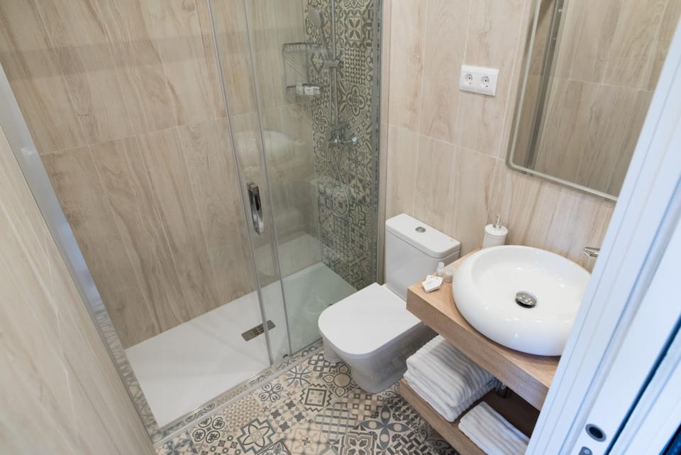 Shower, Toilet, Bathroom