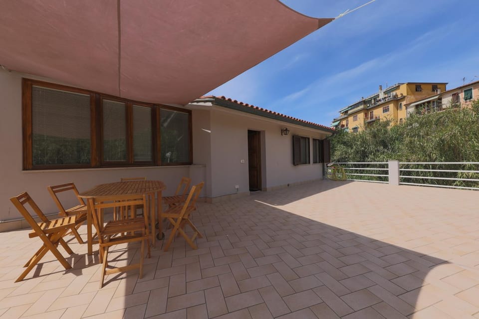 Property building, Balcony/Terrace
