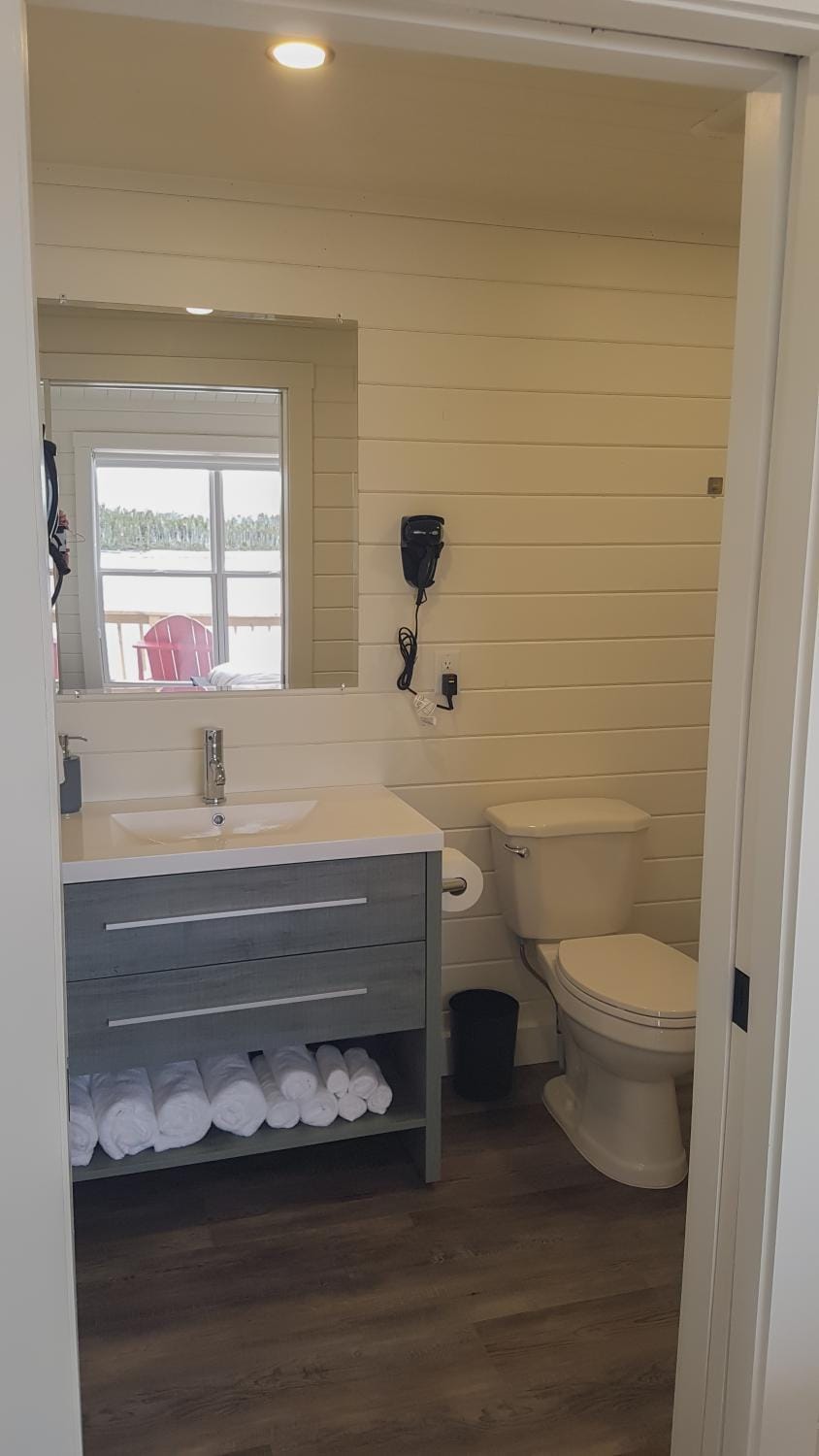 Toilet, Bathroom, towels