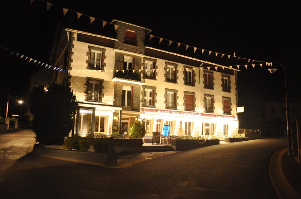 Hôtel des Voyageurs Restaurant Traiteur Hotel in Auvergne-Rhône-Alpes