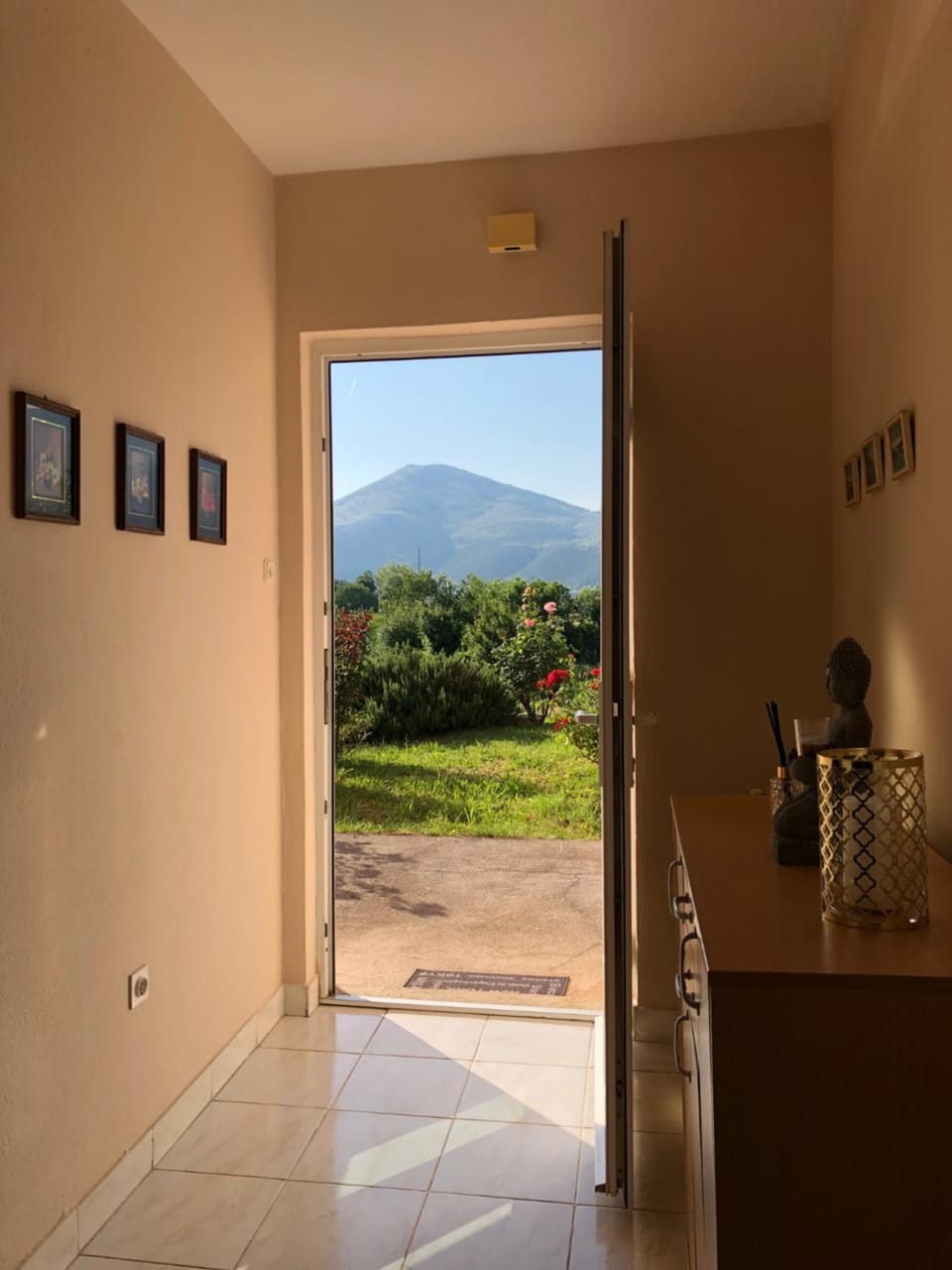 Garden view, Mountain view