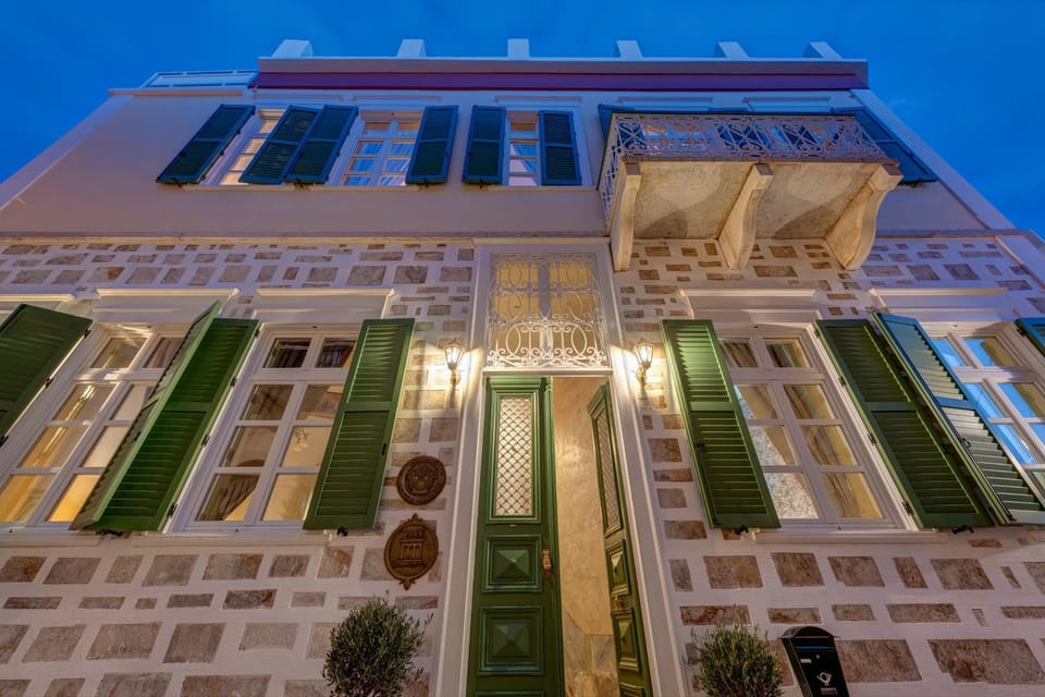 Facade/entrance