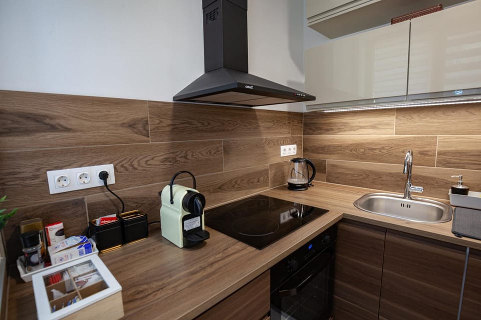 Kitchen or kitchenette, kitchen