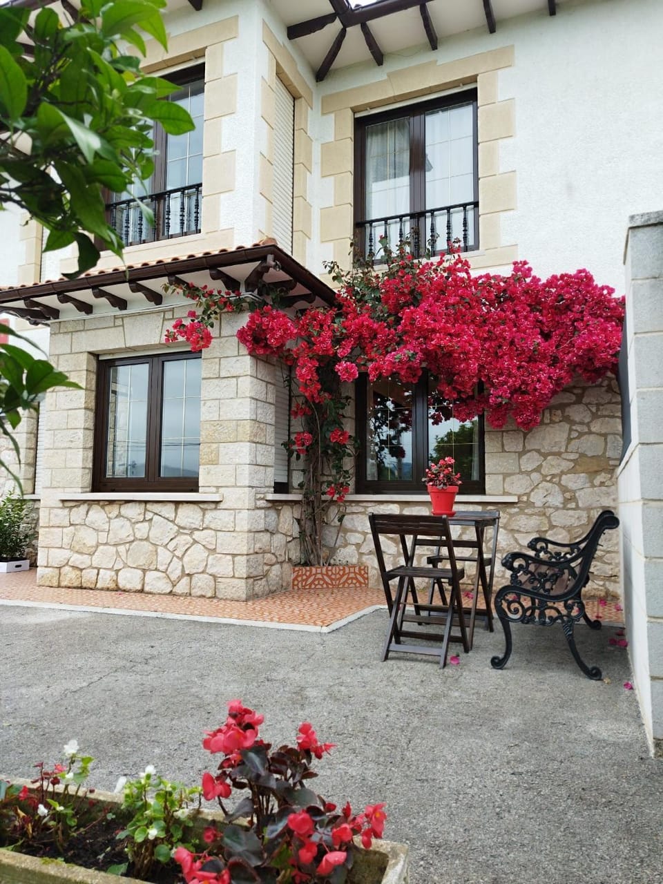 Casa Carmina y Nando, cerca Santander y Cabarceno Country House in Cantabria