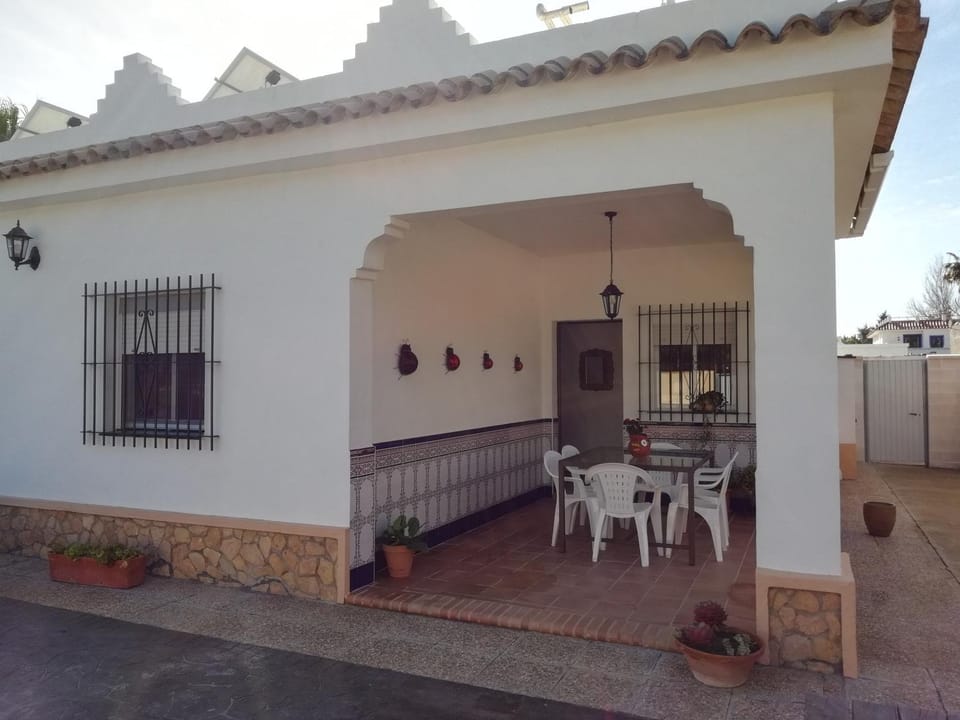 Patio, Facade/entrance, Balcony/Terrace