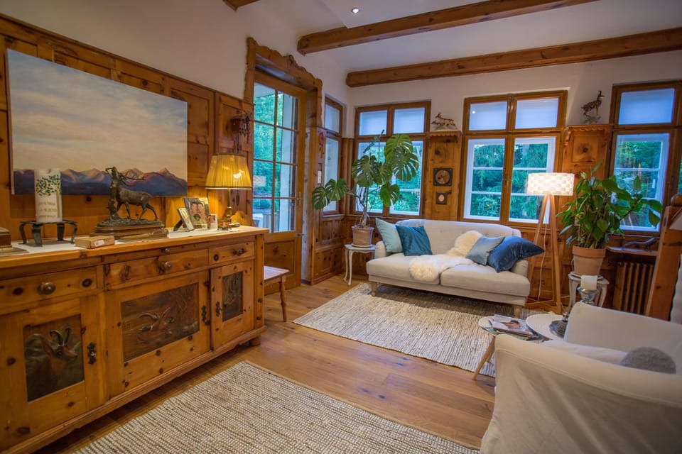 Lobby or reception, Internal: Not applicable to any particular room