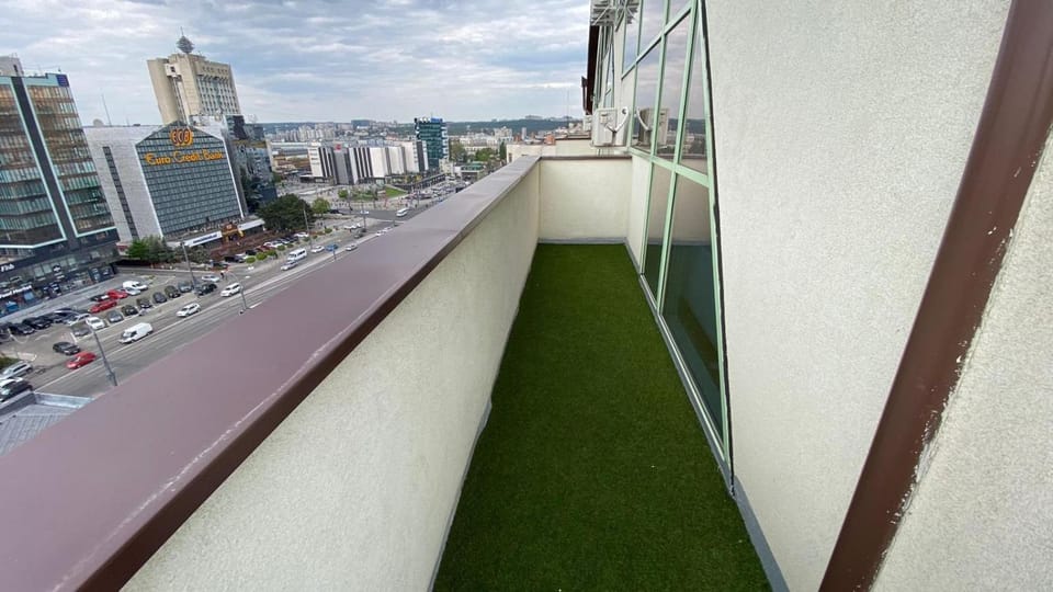 Extra Apartments with Terasa Central street Stefan cel Mare Boulevard Apartment in Chișinău