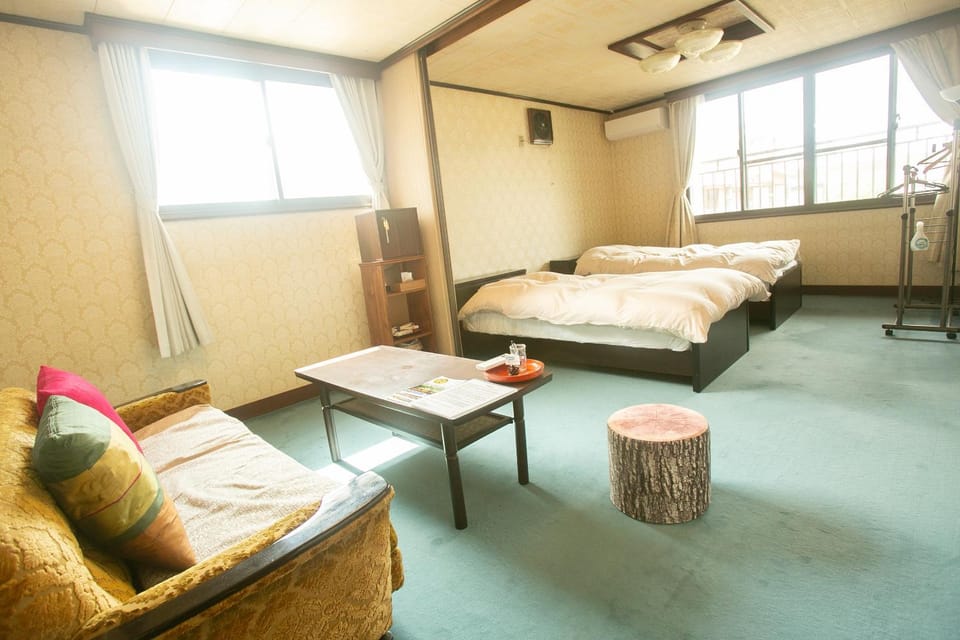 Bed, air conditioner