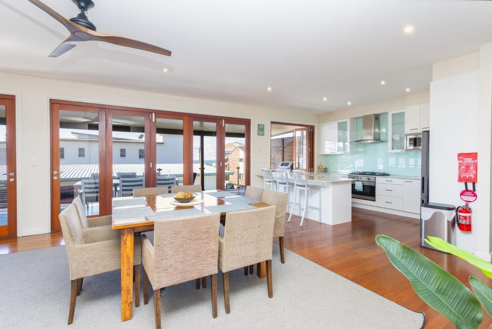 Seagrass Unit 1 Apartment in Yamba