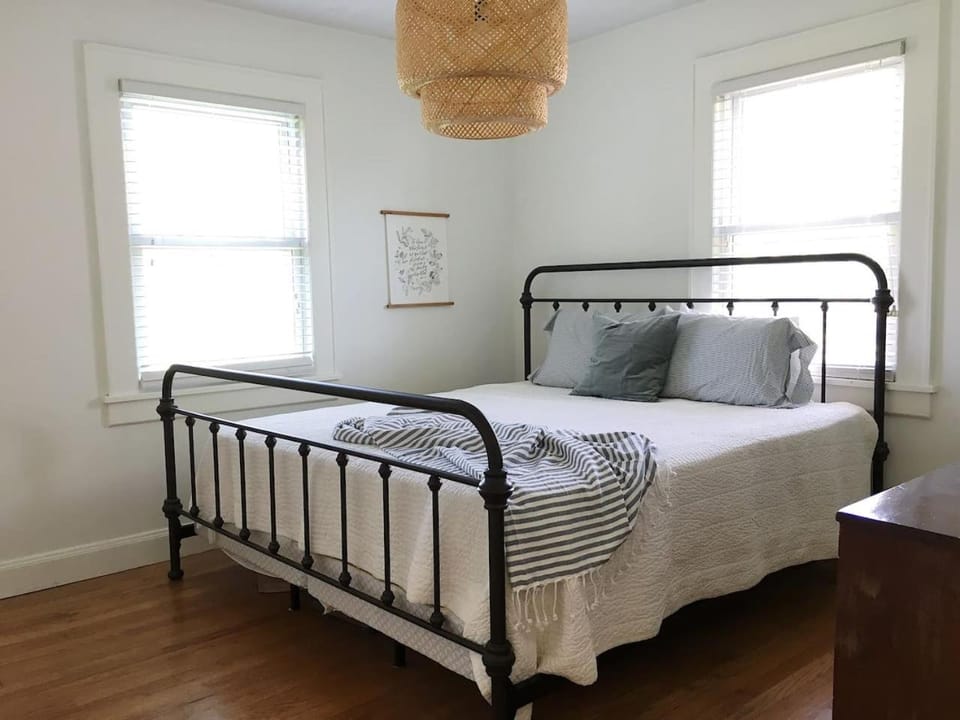 1940's Bungalow near Downtown & UT Campus House in Knoxville