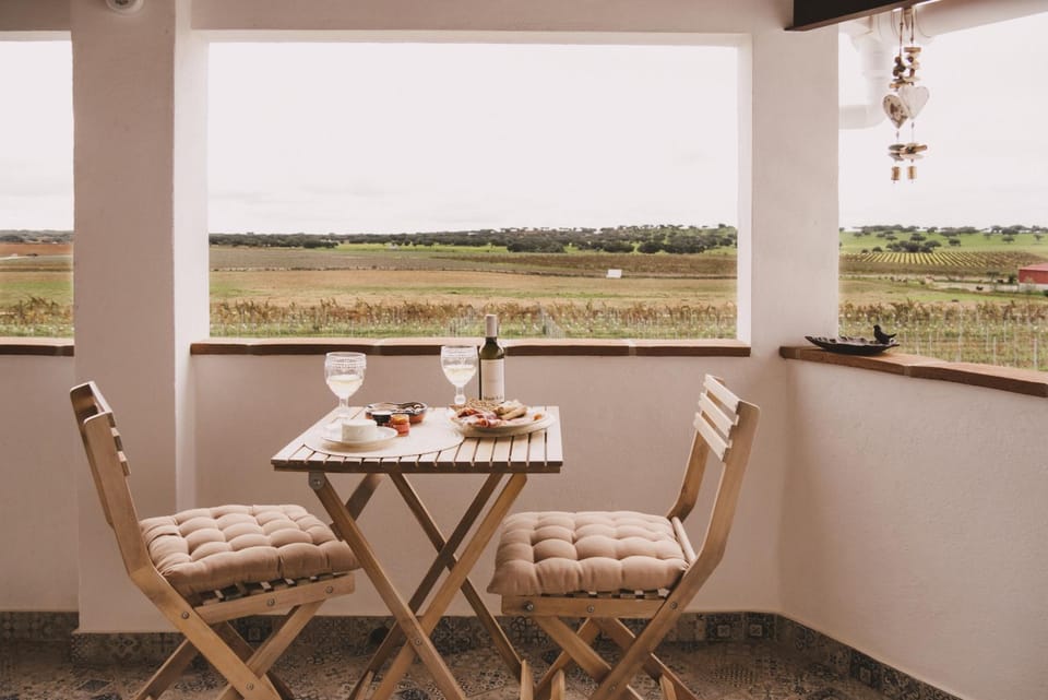 Day, Natural landscape, View (from property/room), Balcony/Terrace, Dining area