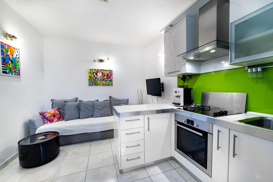 Kitchen or kitchenette, Living room, Dining area