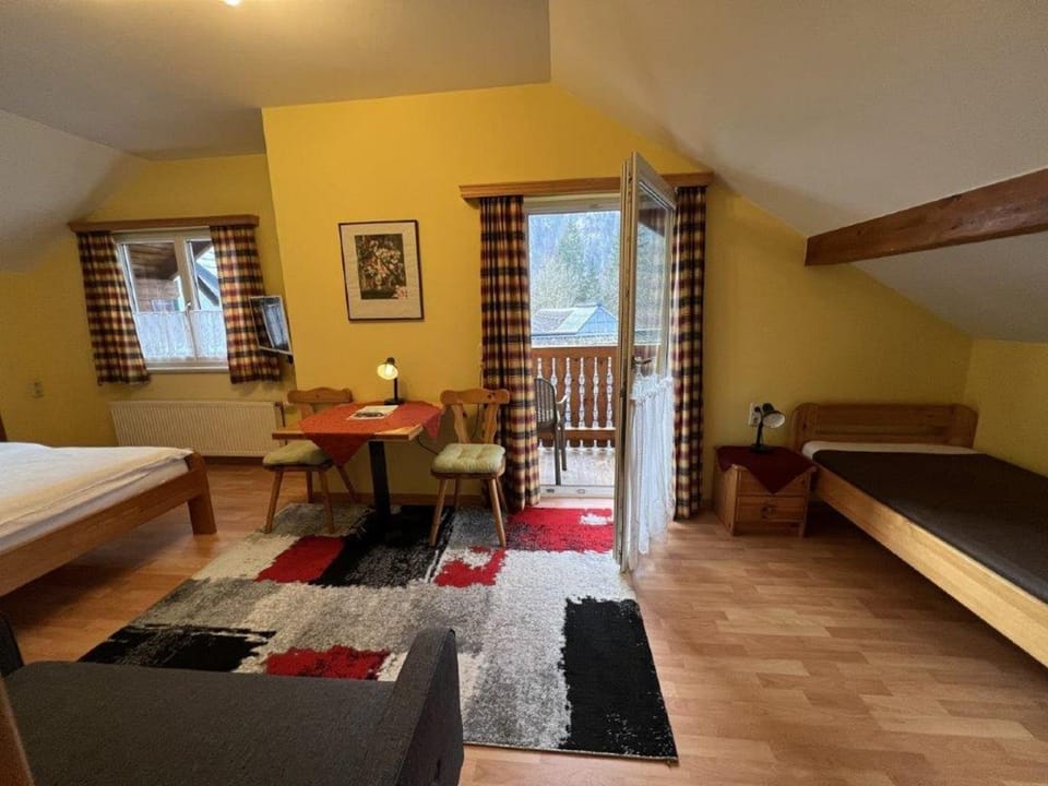 Bed, Photo of the whole room, Seating area