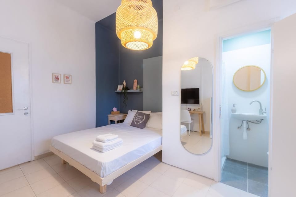 Shower, Photo of the whole room, Bedroom