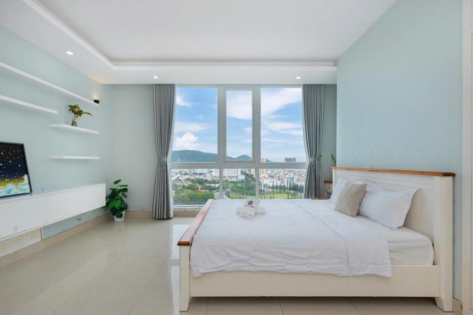 Bed, View (from property/room), Bedroom